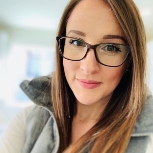 Meet your Posher, Caitlyn